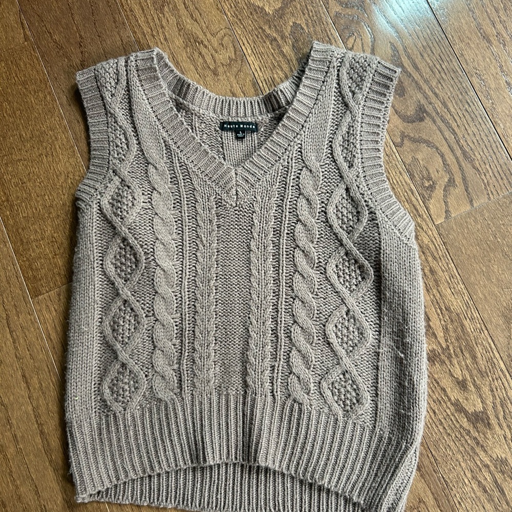 Cable Knit Sleeveless Sweater Vest - Brown